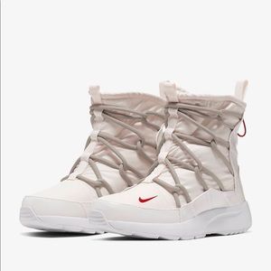 NEW✨Nike Tanjun High Rise / Size 7